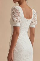 Laden Sie das Bild in den Galerie-Viewer, Weißes Spitzen Quadrathals Puffärmel Knöchellanges Standesamtkleid mit Schlitz