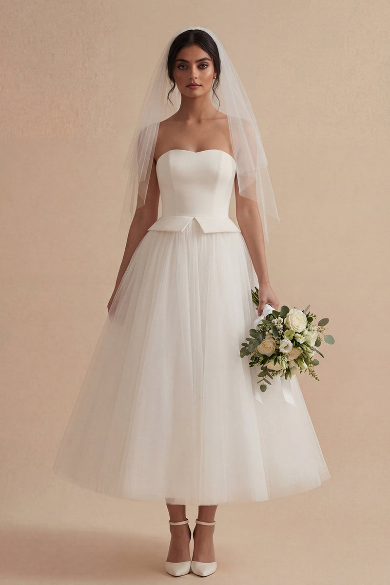 Laden Sie das Bild in den Galerie-Viewer, Weißes A-Line trägerloses langes Boho-Hochzeitskleid