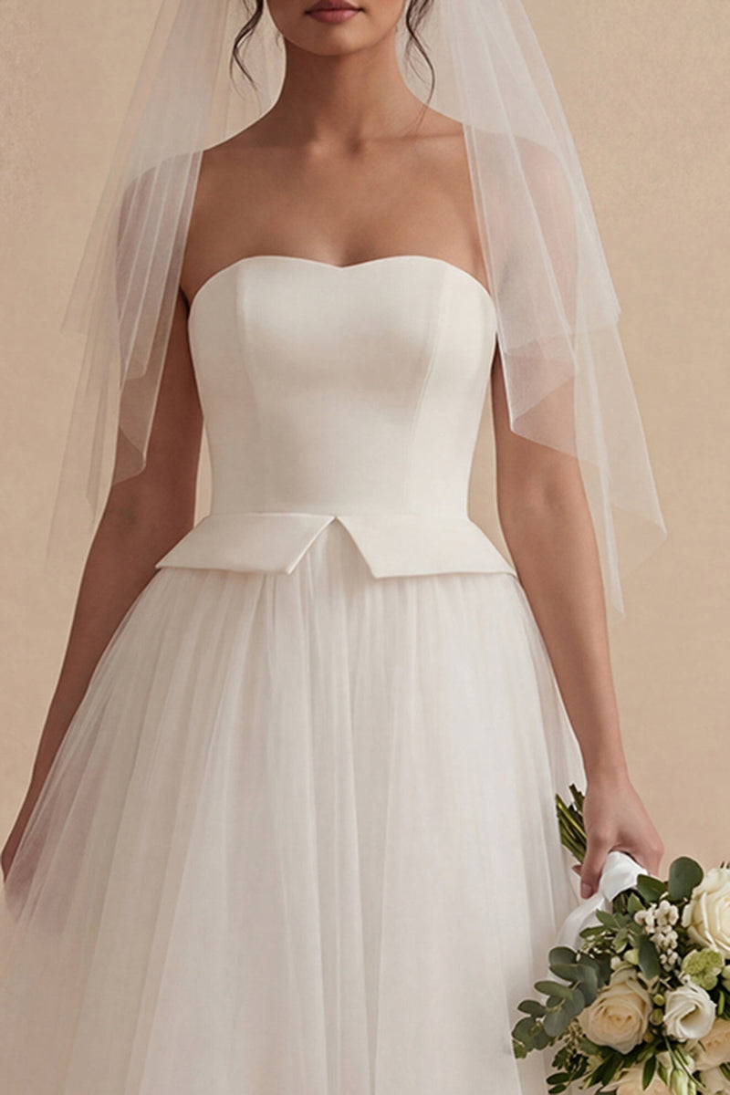 Laden Sie das Bild in den Galerie-Viewer, Weißes A-Line trägerloses langes Boho-Hochzeitskleid