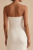 Laden Sie das Bild in den Galerie-Viewer, Weißes Trägerloses Langes Bodycon Standesamt Kleid mit Schlitz