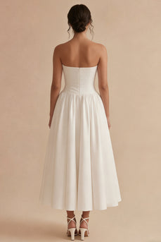 Weißes, strapless Raffen-A-Linie Maxi-Strandhochzeitskleid