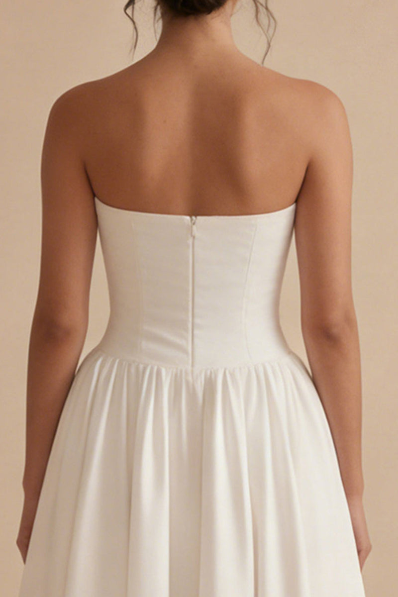 Laden Sie das Bild in den Galerie-Viewer, Weißes, strapless Raffen-A-Linie Maxi-Strandhochzeitskleid