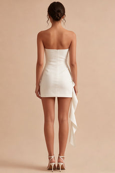 Weißes Trägerloses Mini Standesamtkleid mit Schärpe