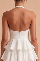 Laden Sie das Bild in den Galerie-Viewer, Weißes A-Linie Halter Gestuftes Rüschen Mini Standesamtkleid mit Schleife