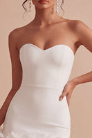 Laden Sie das Bild in den Galerie-Viewer, Sweetheart Bodycon Weißes 3D-Blumen Mini Standesamtkleid
