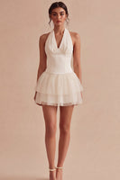 Laden Sie das Bild in den Galerie-Viewer, Weißes A-Linie Halter Korsett Mini Standesamtkleid mit Rüschen