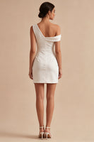Laden Sie das Bild in den Galerie-Viewer, Bodycon Asymmetrisches Hals Gerafftes Kleines weißes Kleid