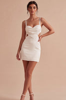 Laden Sie das Bild in den Galerie-Viewer, Weißes Bodycon Mini Standesamtkleid mit Spaghetti-Träger