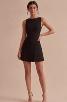 Laden Sie das Bild in den Galerie-Viewer, A Line Bateau-Ausschnitt Satin Kleines Schwarzes Kleid