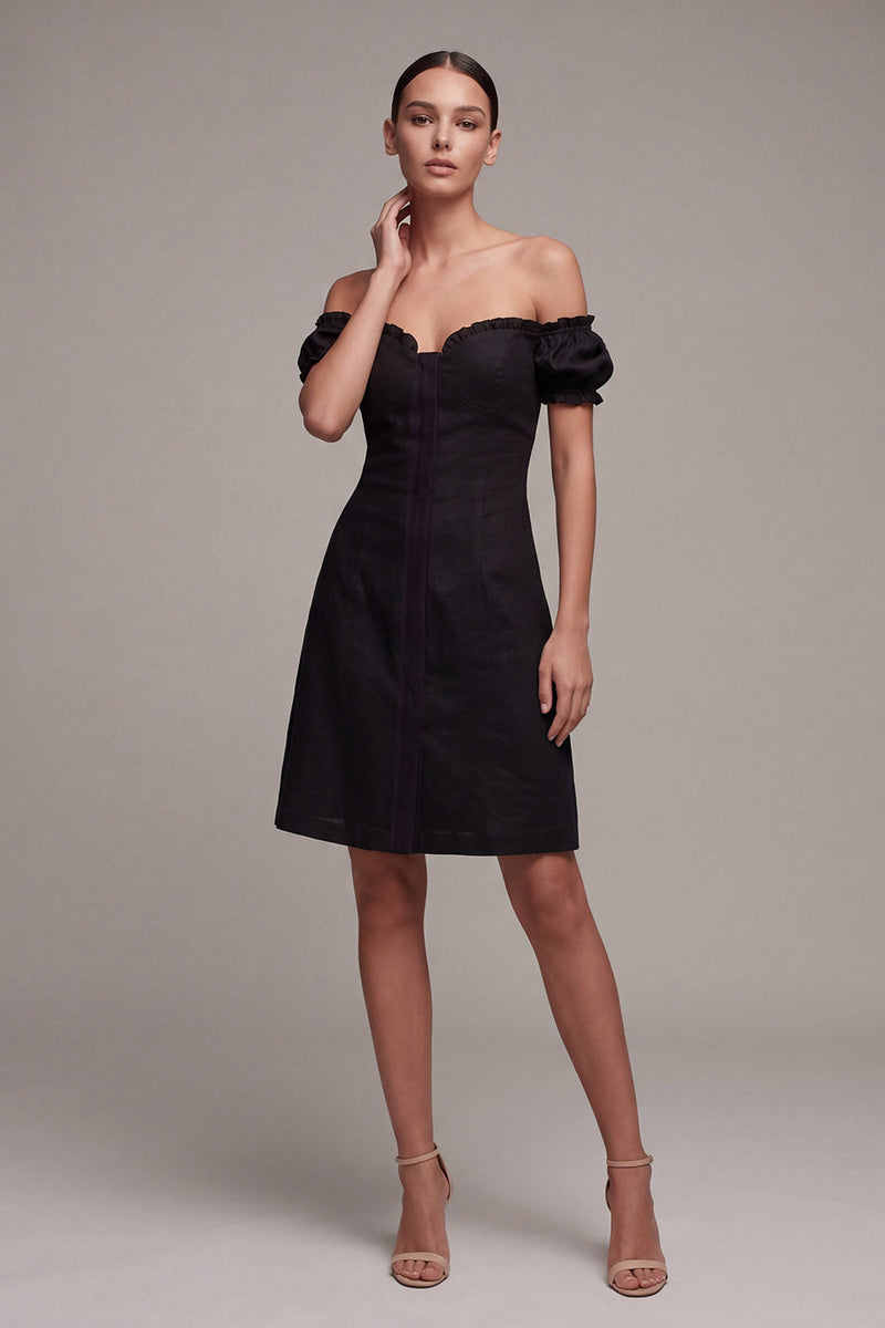 Laden Sie das Bild in den Galerie-Viewer, Schulterfreies A Line Kleines Schwarzes Kleid mit Rüschen