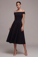 Laden Sie das Bild in den Galerie-Viewer, Ein Linien-Midi-Off-shoulder kleines schwarzes Kleid