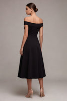 Laden Sie das Bild in den Galerie-Viewer, Ein Linien-Midi-Off-shoulder kleines schwarzes Kleid