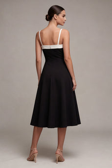 Schwarzes A-Linien-Halbformell-Kleid mit quadratem Ausschnitt