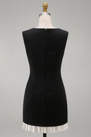 Laden Sie das Bild in den Galerie-Viewer, Schlichtes schwarzes enges V-Ausschnitt-Cocktailkleid mit Falten