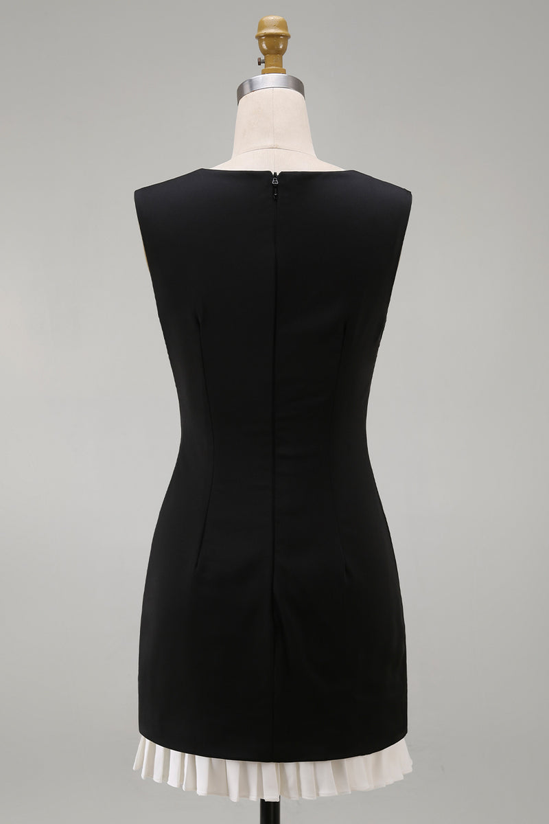 Laden Sie das Bild in den Galerie-Viewer, Schlichtes schwarzes enges V-Ausschnitt-Cocktailkleid mit Falten