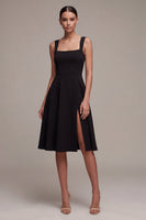 Laden Sie das Bild in den Galerie-Viewer, Schwarzes, quadratisches Halsausschnitt A-Linie Midi-Formelkleid mit Schlitz