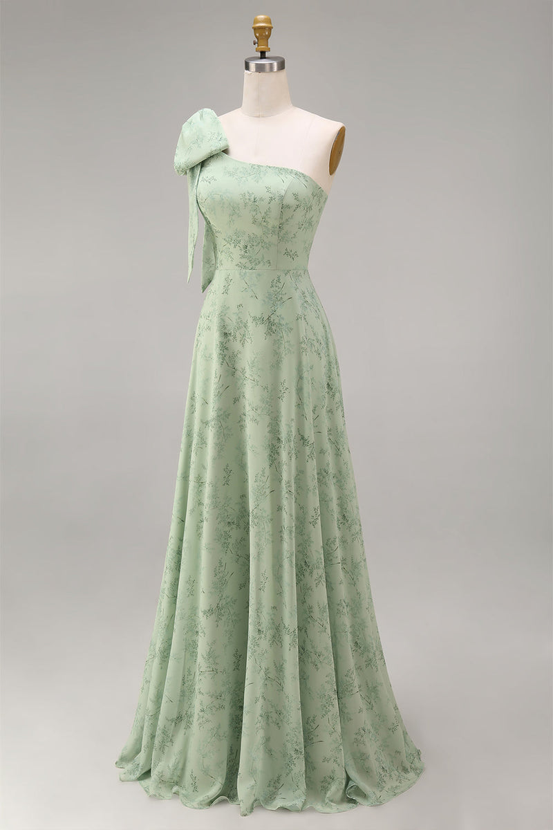 Laden Sie das Bild in den Galerie-Viewer, Staubiges Salbei-Einschulter-Blumenmuster A-Linie lange Brautjungfernkleid mit Schleife