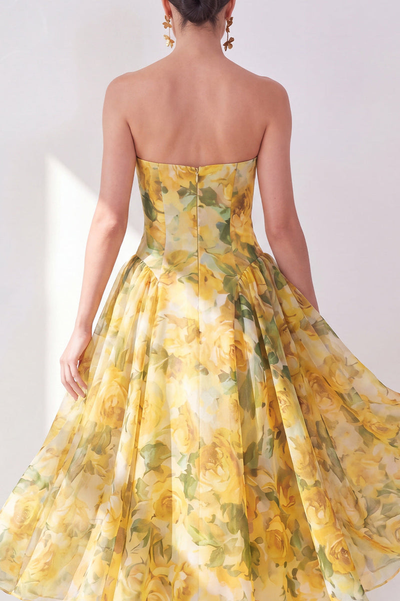 Laden Sie das Bild in den Galerie-Viewer, A-Line gelbes, trägerloses Chiffon-bedrucktes Midi-Blumenkleid