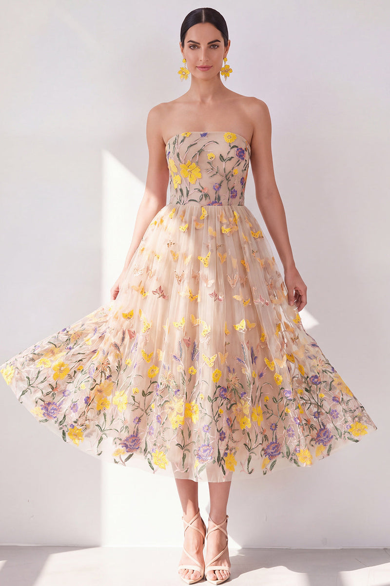 Laden Sie das Bild in den Galerie-Viewer, Aprikosenfarbenes trägerloses A-Line-Tüll-Sticked-Midi-Kleid