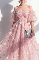 Laden Sie das Bild in den Galerie-Viewer, Blush-Off-the-shoulder A-Linie mit gerafften Pailletten Blumen-Midi-Kleid