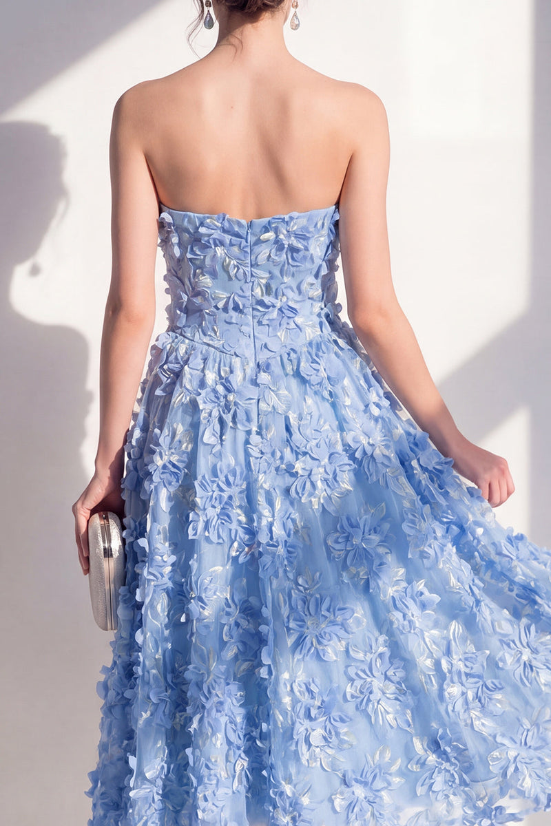 Laden Sie das Bild in den Galerie-Viewer, Trägerloses A-Linien-blaues appliquiertes Blumen-Midi-Kleid