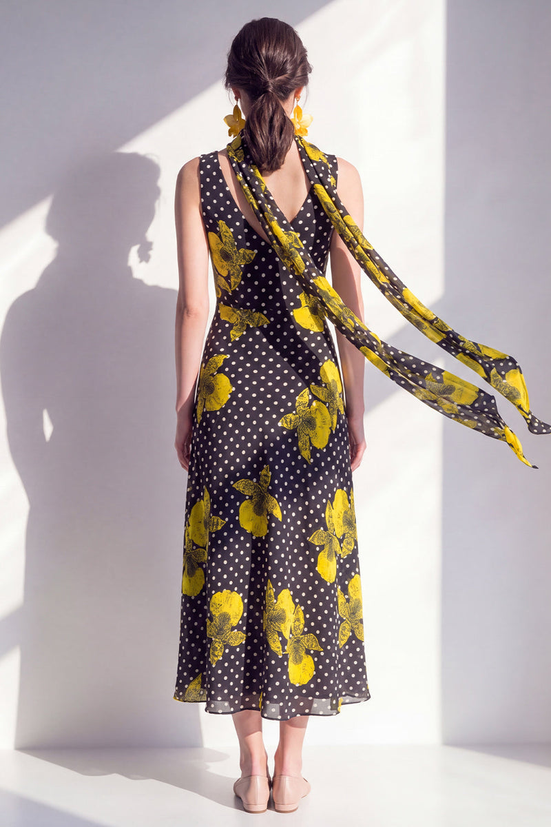 Laden Sie das Bild in den Galerie-Viewer, Schwarzes, gelbes Blummen-A-Linien-Chiffon-Chiffon-Kleid mit Halsschal