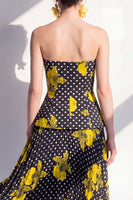 Laden Sie das Bild in den Galerie-Viewer, Trägerloses schwarzes, gelbes A-Linien-Chiffon-Midi-Kleid