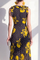 Laden Sie das Bild in den Galerie-Viewer, Schwarzes, gelbes Blumen-A-Linien-Asymmetrisches Chiffon-Midi-Kleid mit A-Rundhals