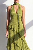 Laden Sie das Bild in den Galerie-Viewer, A-Linie gelbes Neckholderhals-Chiffon-Maxikleid mit Rüschen