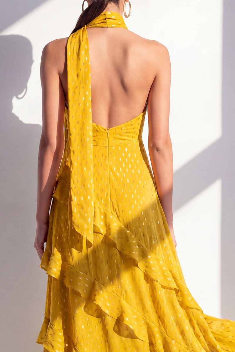 Laden Sie das Bild in den Galerie-Viewer, A-Linie gelbes Neckholderhals-Chiffon-Maxikleid mit Rüschen