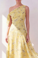 Laden Sie das Bild in den Galerie-Viewer, Asymmetrisches asymmetrisches Midi-Floralkleid mit einer A-Schulter mit gelber Chiffon