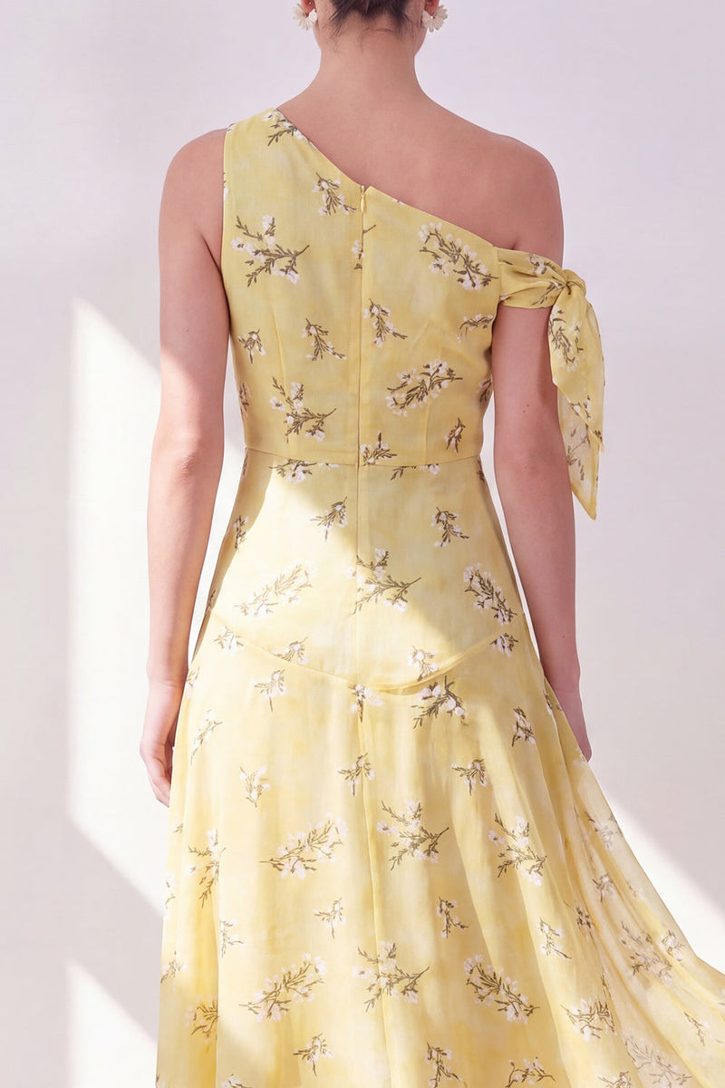 Laden Sie das Bild in den Galerie-Viewer, Asymmetrisches asymmetrisches Midi-Floralkleid mit einer A-Schulter mit gelber Chiffon