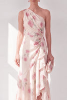 Laden Sie das Bild in den Galerie-Viewer, Aprikosenfarbenes einschulterfarbenes Chiffon-A-Linie Maxi-Floralkleid mit Rüschen