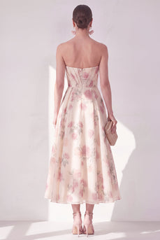 Aprikosen-trägerloses Chiffon-Zug-A-Line-Midi-Blumenkleid