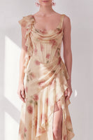 Laden Sie das Bild in den Galerie-Viewer, Aprikosen-Meerjungfrauen-Chiffon mit gerafftem Korsett und gerüschendem Blumen-Maxikleid mit Schlitz