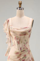 Laden Sie das Bild in den Galerie-Viewer, Aprikosen-Meerjungfrauen-Chiffon mit gerafftem Korsett und gerüschendem Blumen-Maxikleid mit Schlitz