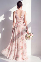 Laden Sie das Bild in den Galerie-Viewer, A-Linie Aprikosen-Chiffon V-Ausschnitt, gefaltetes Blumen-Langbrautjungfernkleid