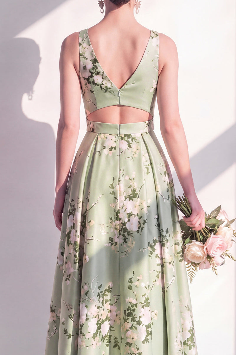 Laden Sie das Bild in den Galerie-Viewer, A-Linie Salbeigrünes Satin-V-Ausschnitt geblümtes langes Brautjungfernkleid mit Schlitz