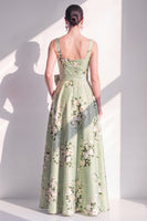 Laden Sie das Bild in den Galerie-Viewer, Satin A-Linie Salbeigrün Quadrathals Blumen-Langbrautjungfernkleid mit Gürtel