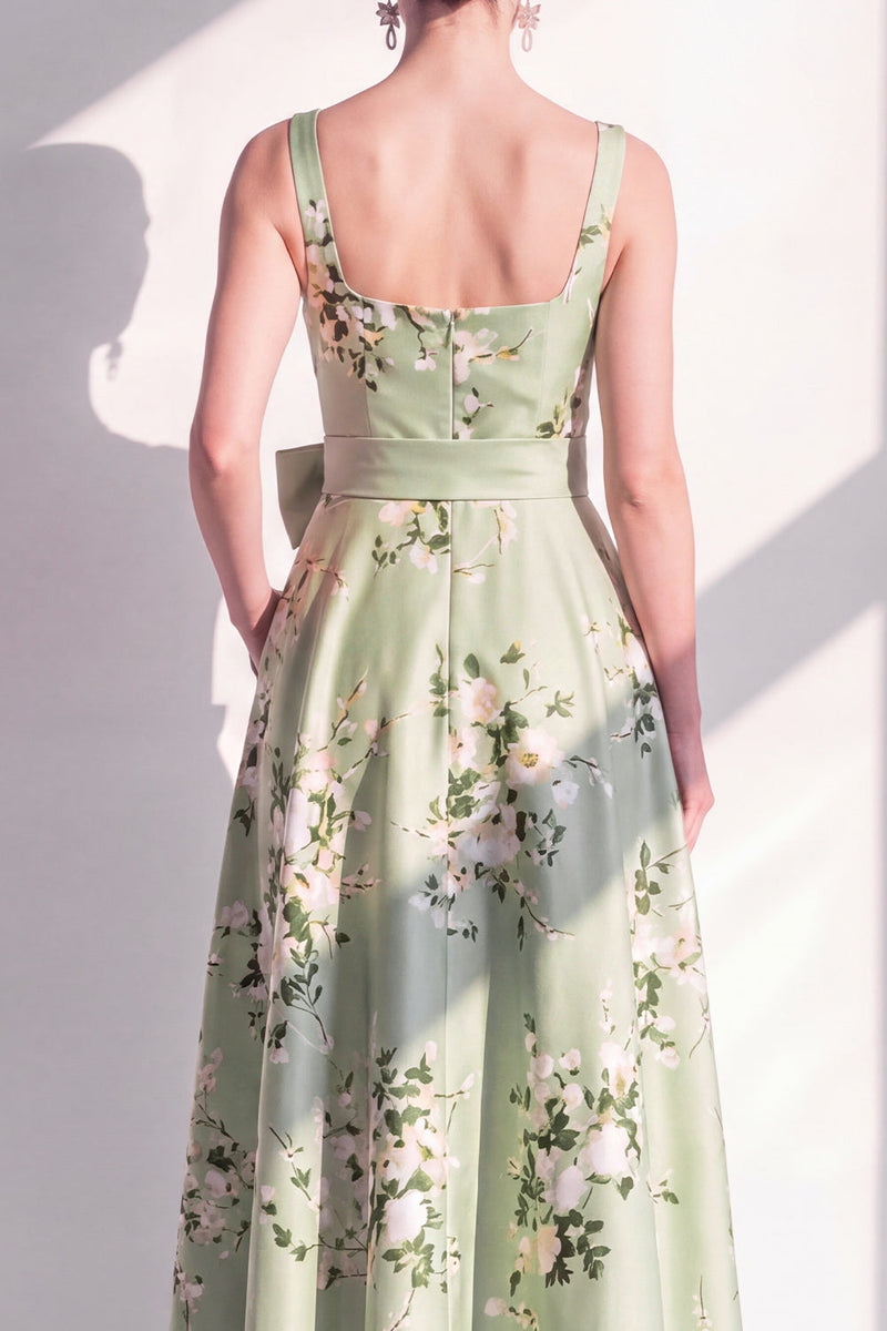 Laden Sie das Bild in den Galerie-Viewer, Satin A-Linie Salbeigrün Quadrathals Blumen-Langbrautjungfernkleid mit Gürtel