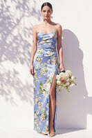 Laden Sie das Bild in den Galerie-Viewer, Trägerloses, blaues Blumen-Brautjungfernkleid mit Scheidenscheide und Schlitz