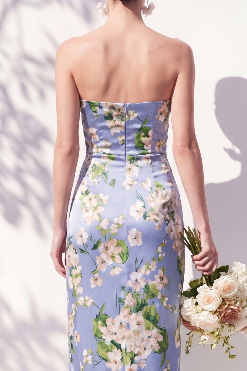 Laden Sie das Bild in den Galerie-Viewer, Trägerloses, blaues Blumen-Brautjungfernkleid mit Scheidenscheide und Schlitz