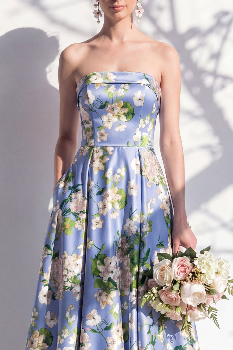 Laden Sie das Bild in den Galerie-Viewer, Trägerloses blaues Blumen-A-Linie Brautjungfernkleid