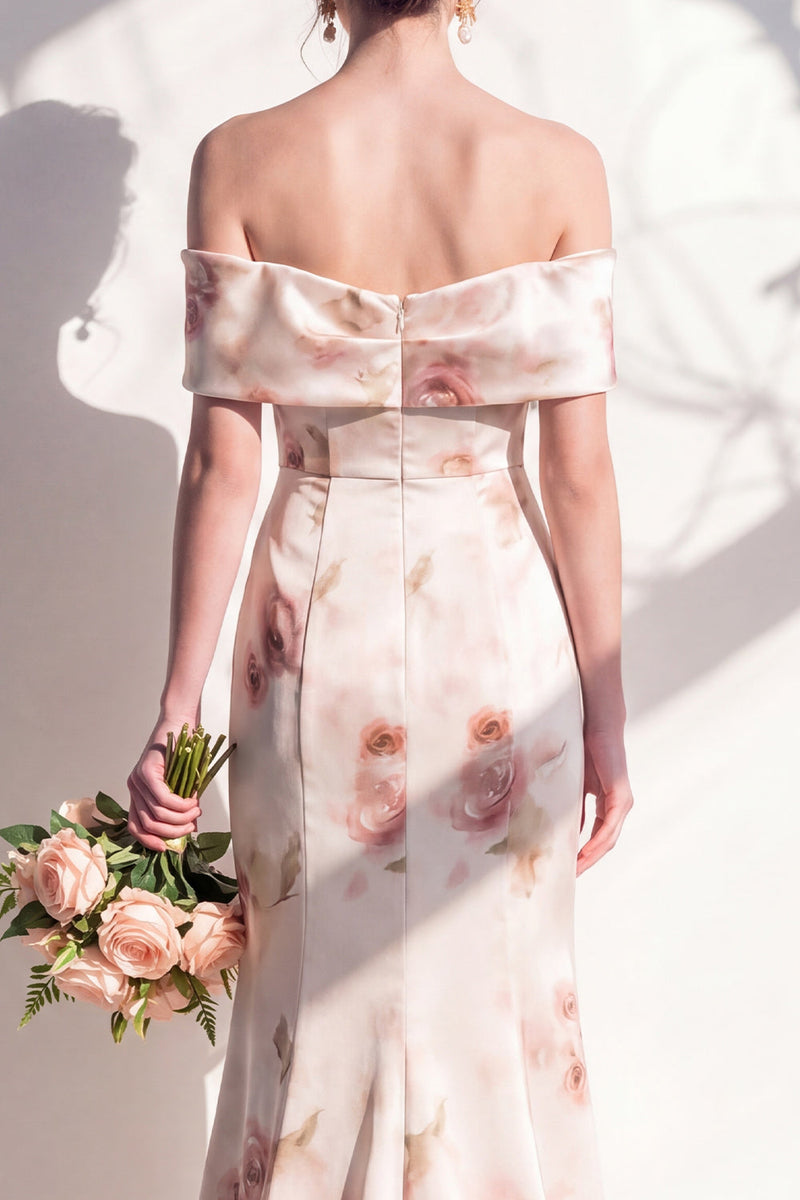 Laden Sie das Bild in den Galerie-Viewer, Off-the-shoulder elfenbeinrotes Blumen-Meerjungfrauen-Brautjungfrauenkleid