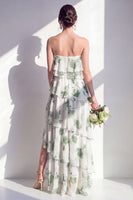 Laden Sie das Bild in den Galerie-Viewer, Trägerloses, gestuftes grünes Blumen-A-Linie Brautjungfernkleid