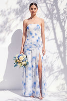 Laden Sie das Bild in den Galerie-Viewer, Trägerloses blaues Blumen-A-Linie Brautjungfernkleid mit Schlitz