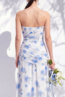 Laden Sie das Bild in den Galerie-Viewer, Trägerloses blaues Blumen-A-Linie Brautjungfernkleid mit Schlitz
