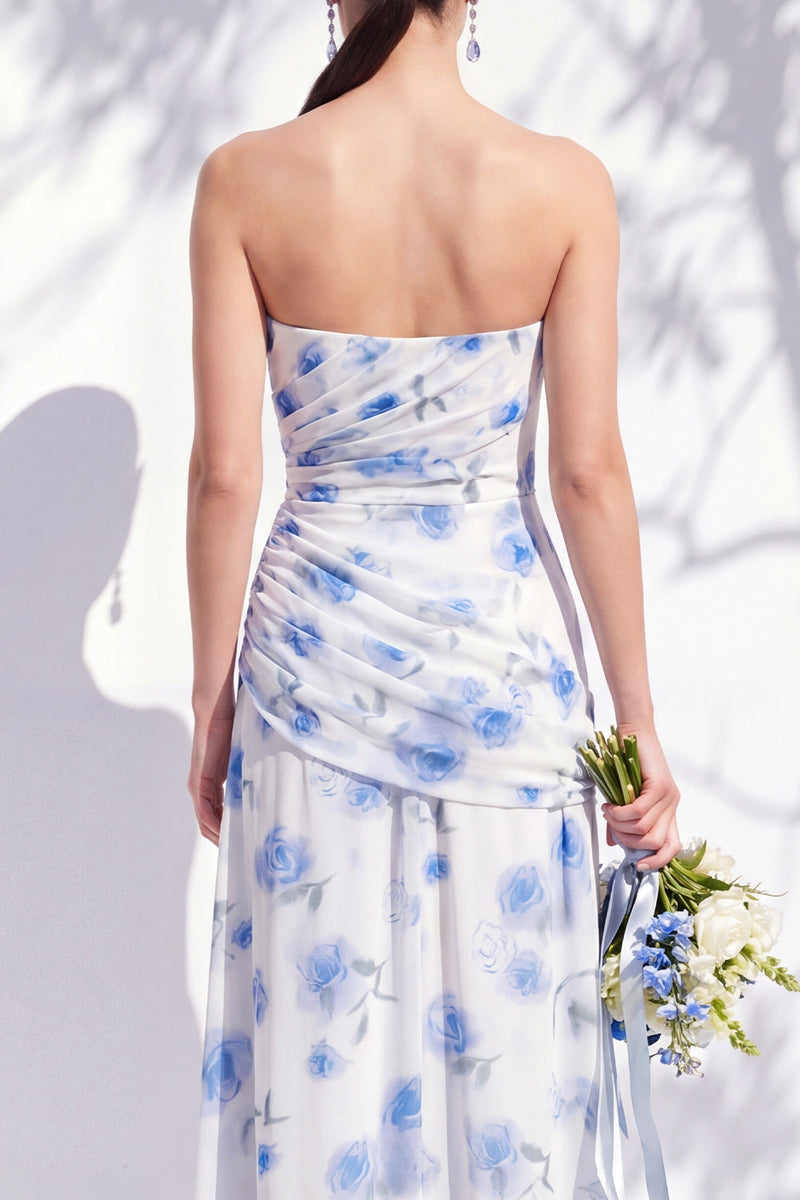 Laden Sie das Bild in den Galerie-Viewer, Trägerloses blaues Blumen-A-Linie Brautjungfernkleid mit Schlitz