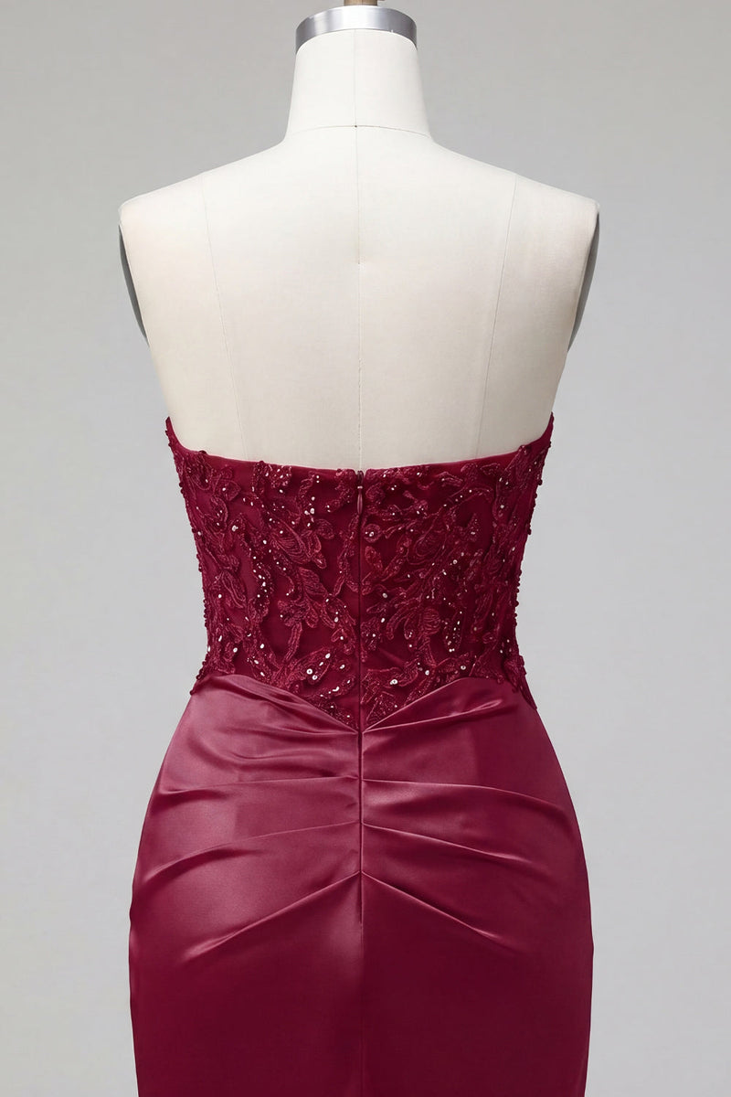 Laden Sie das Bild in den Galerie-Viewer, Satin-burgundfarbenes Sweetheart gerafftes Bodycon-Mini-Homecoming-Kleid mit Pailletten