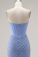 Laden Sie das Bild in den Galerie-Viewer, Satin-trägerloses blaues Korsett-Bodycon-Homecoming-Kleid mit Perlenmuster und Schlitz